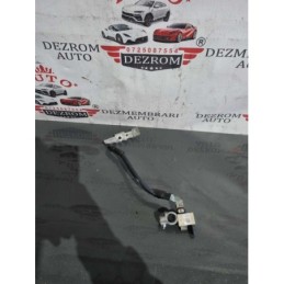 Borna baterie (-)...