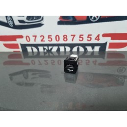 Port USB A cotiera (0 KM)...