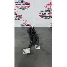 Pedala frana / acceleratie...