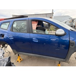 Usa dreapta spate...